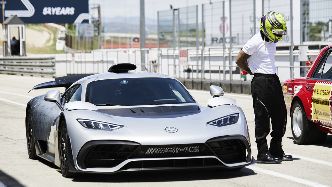 Mercedes-Benz Story Mercedes-Benz Story