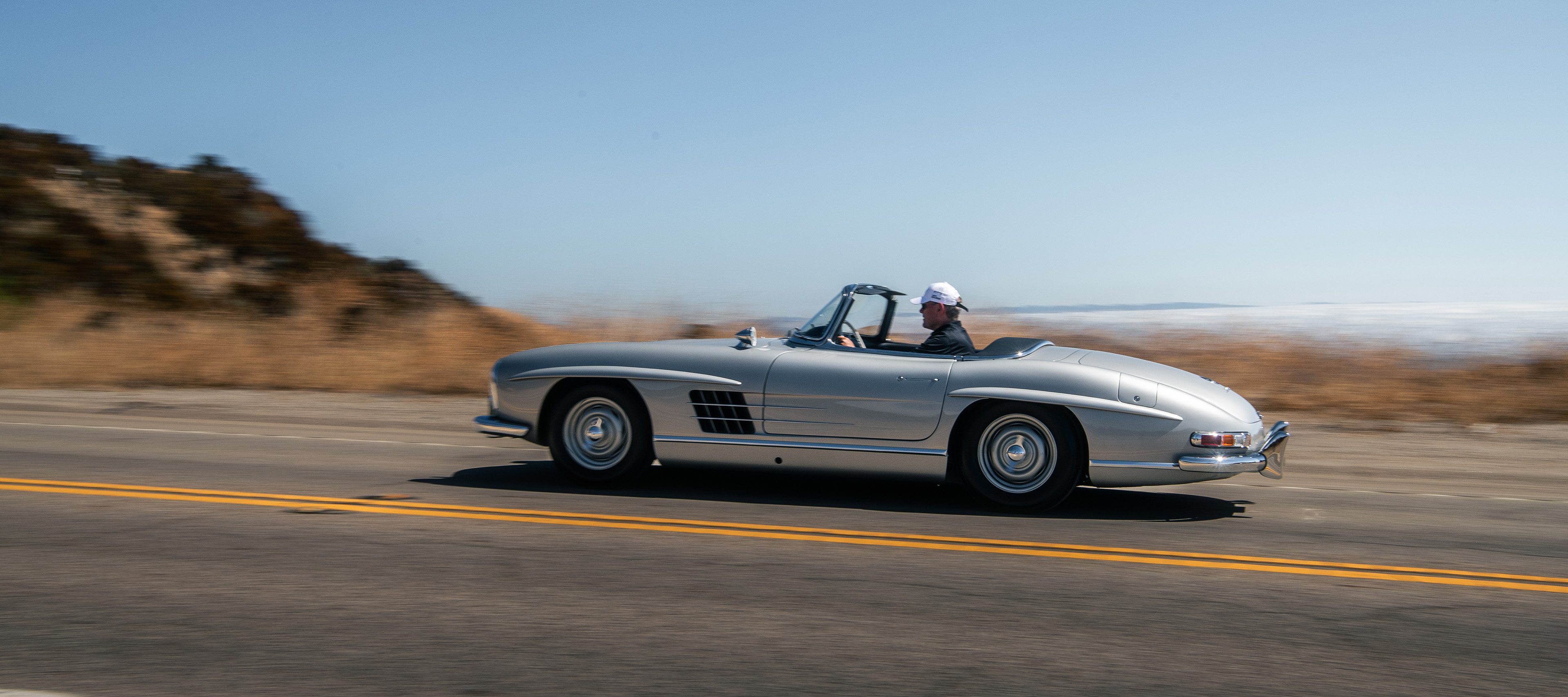 Mercedes-Benz 190 SL on the road Mercedes-Benz 190 SL on the road