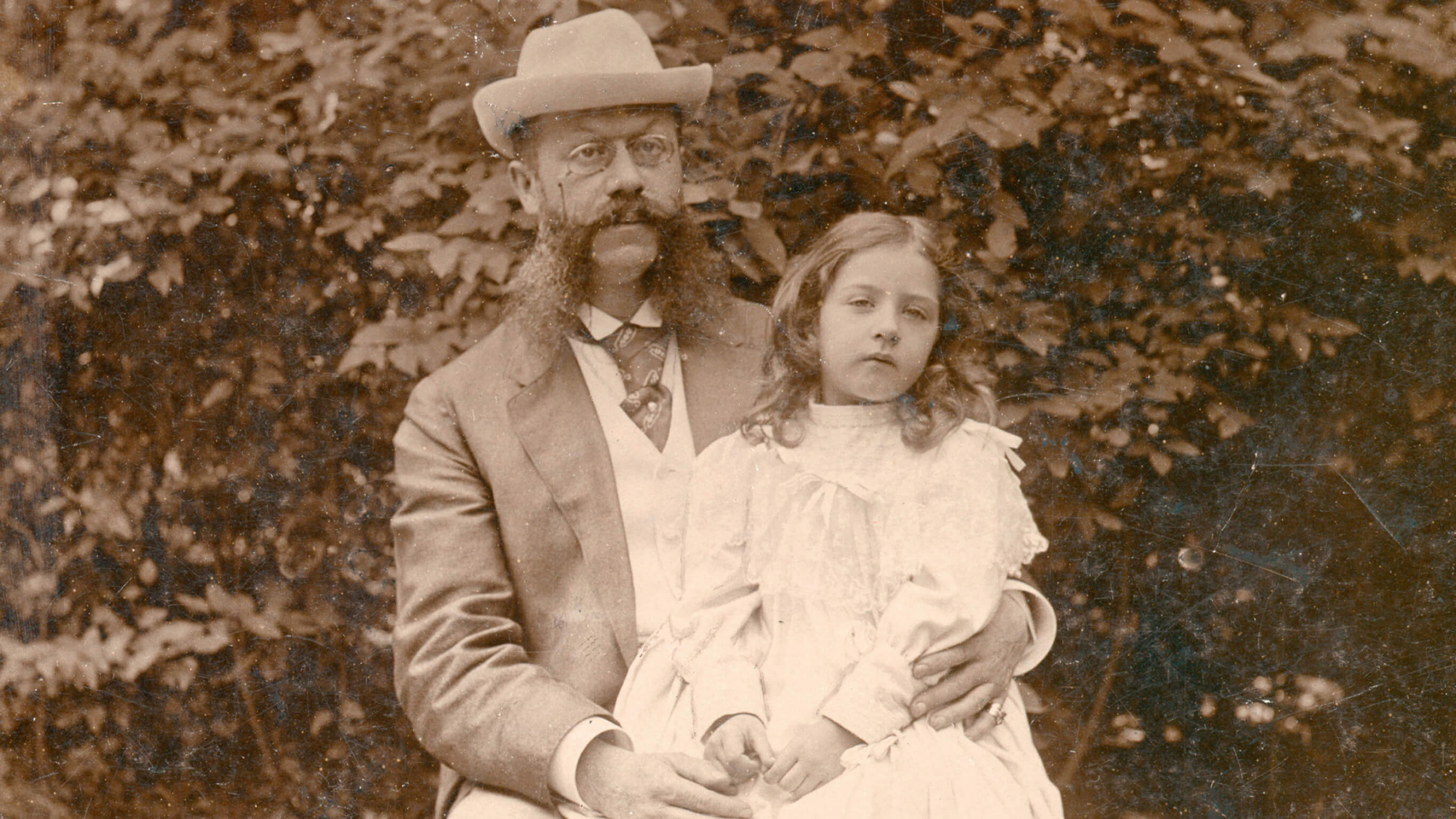 Emil Jellinek and Mercedes An old sepia photograph of a man with his daughter