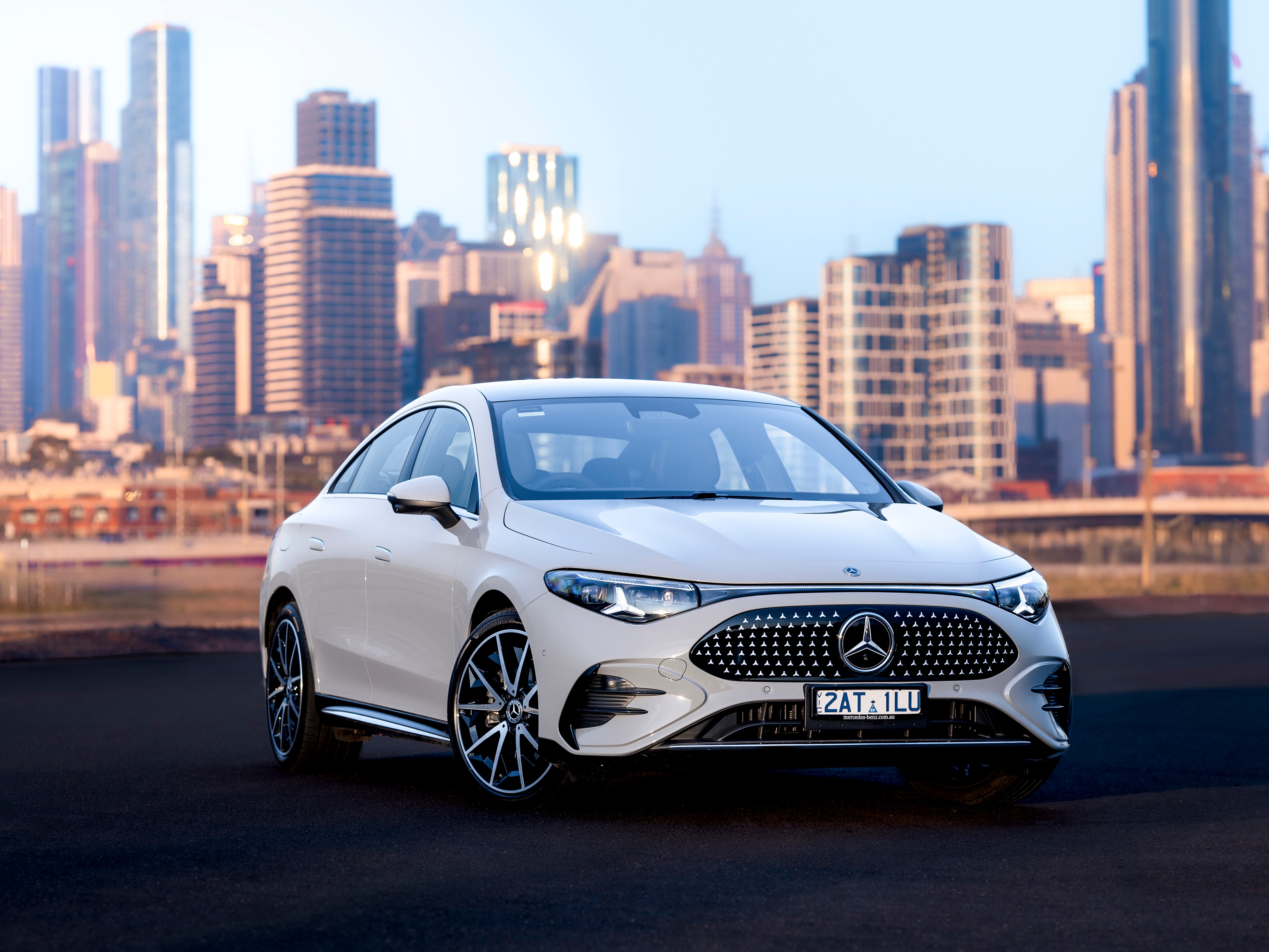 Mercedes-Benz CLA 350 4MATIC electric