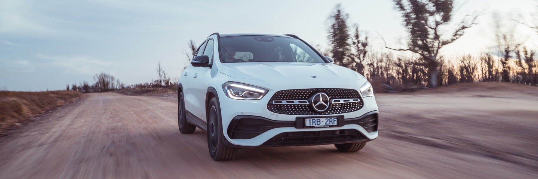 GLA 250 A white SUV