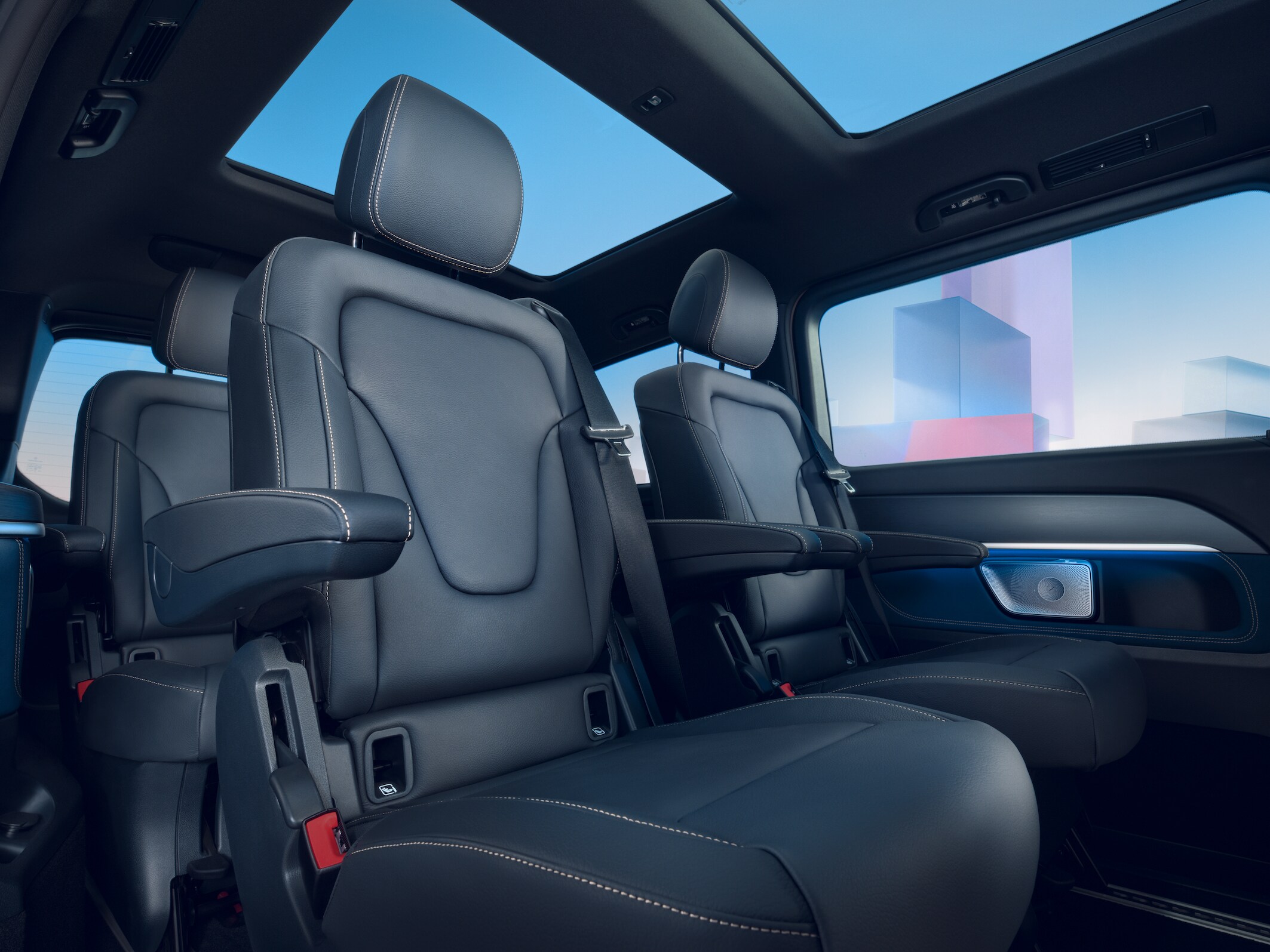 Of course, you can also finance the EQV. Ask your Mercedes-Benz dealer for a personal quote.