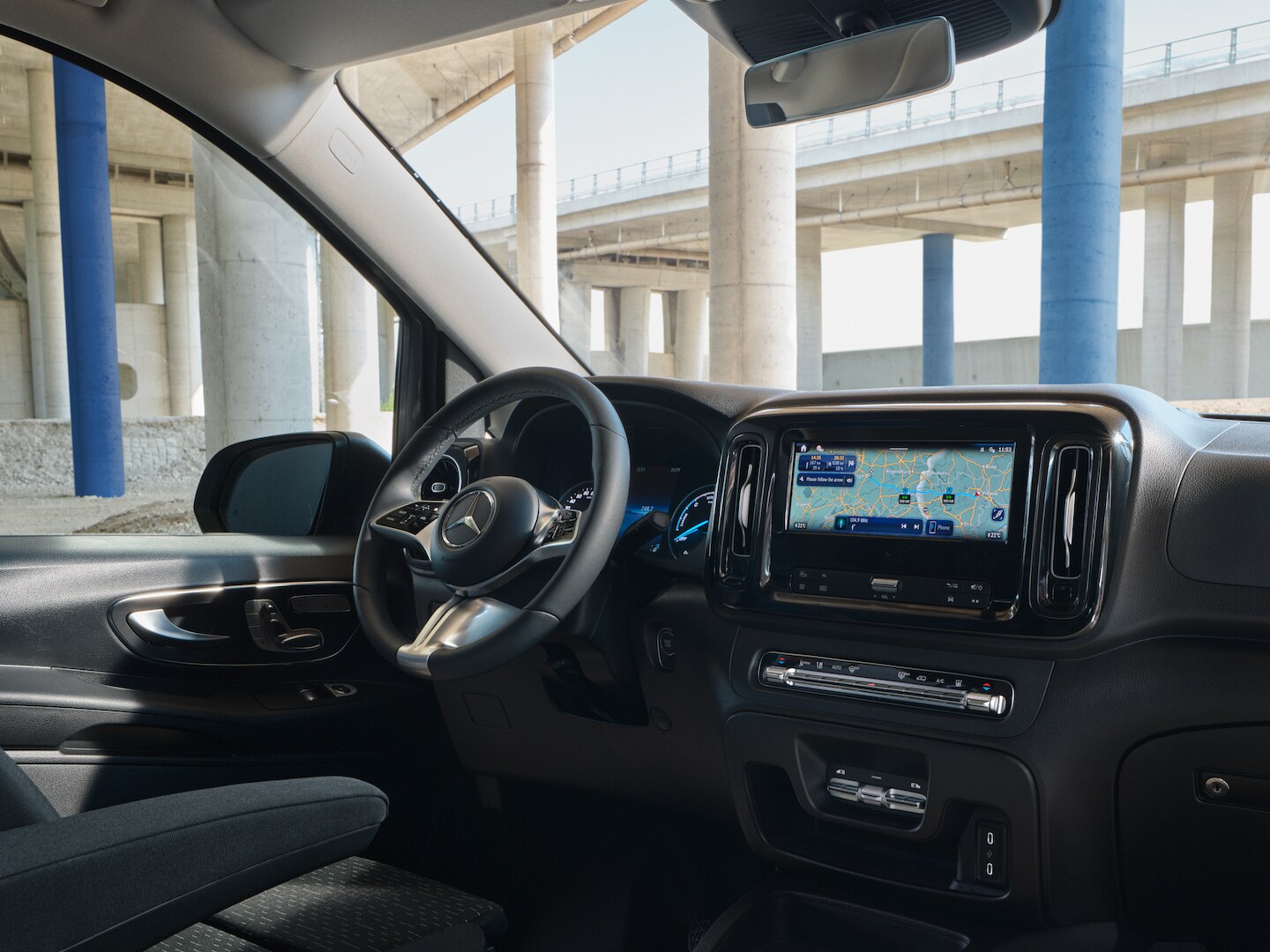 Of course, you can also finance the eVito Tourer. Ask your Mercedes-Benz dealer for a personal quote.