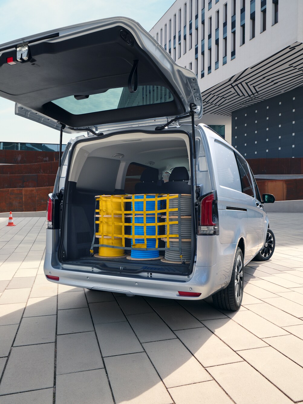 Download the Vito Crew Cab Technical Data.