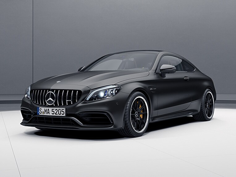 A front view of the AMG C-Class Coupé with the AMG Night Package.