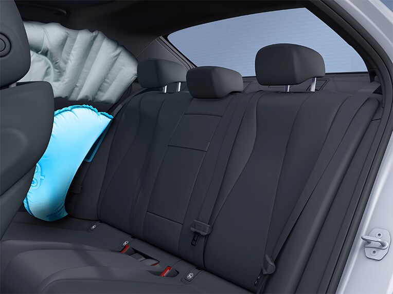 An illustration of how the sidebags in the rear work in the Mercedes-Benz GLE.