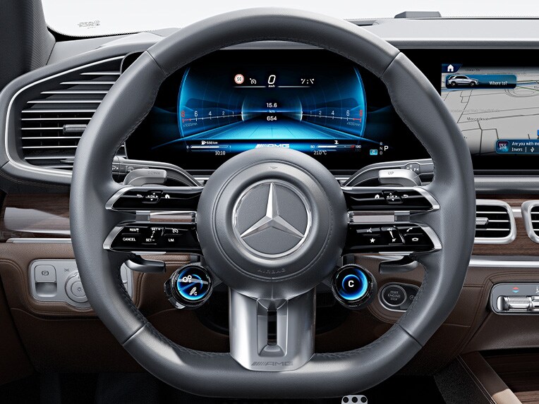 The AMG Performance steering wheel in nappa leather on the GLS 63 4MATIC+ from Mercedes-AMG.