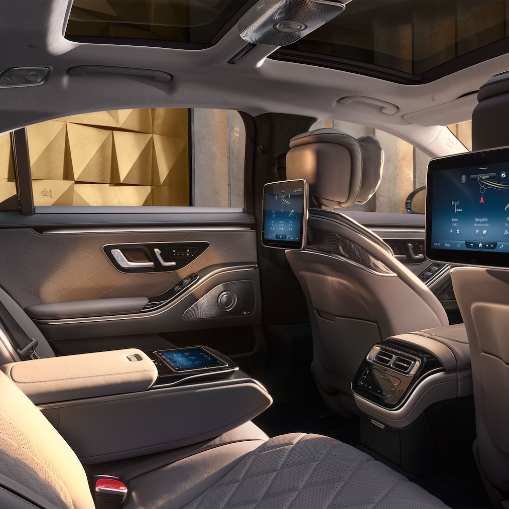 The rear of the Mercedes-Benz S-Class Saloon with continuous Business centre console.