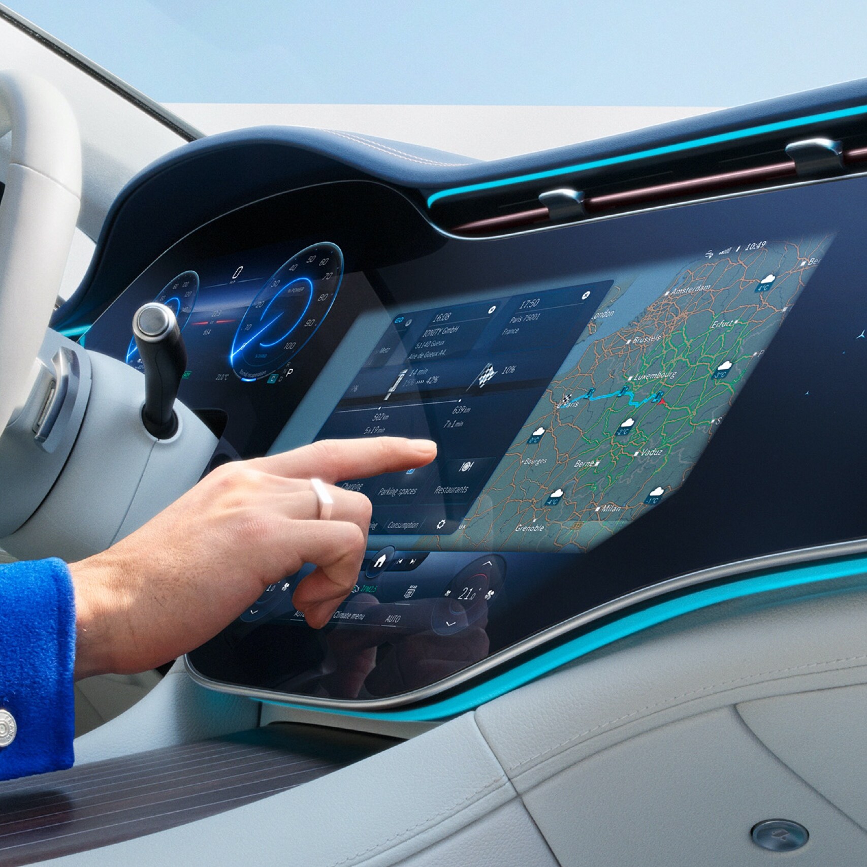 The MBUX Hyperscreen displays the weather at the destination thanks to the Weather Map Digital Extra.