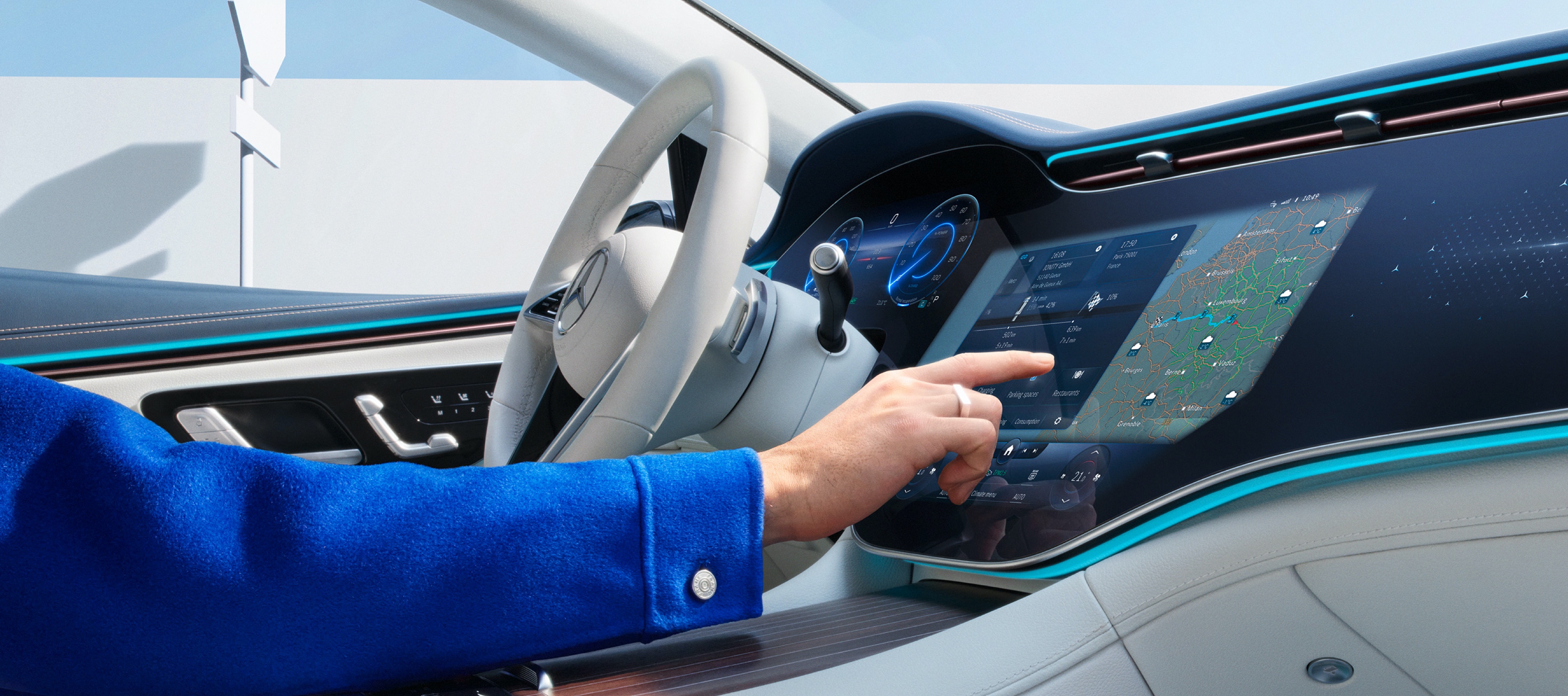 The MBUX Hyperscreen displays the weather at the destination thanks to the Weather Map Digital Extra. The MBUX Hyperscreen displays the weather at the destination thanks to the Weather Map Digital Extra.