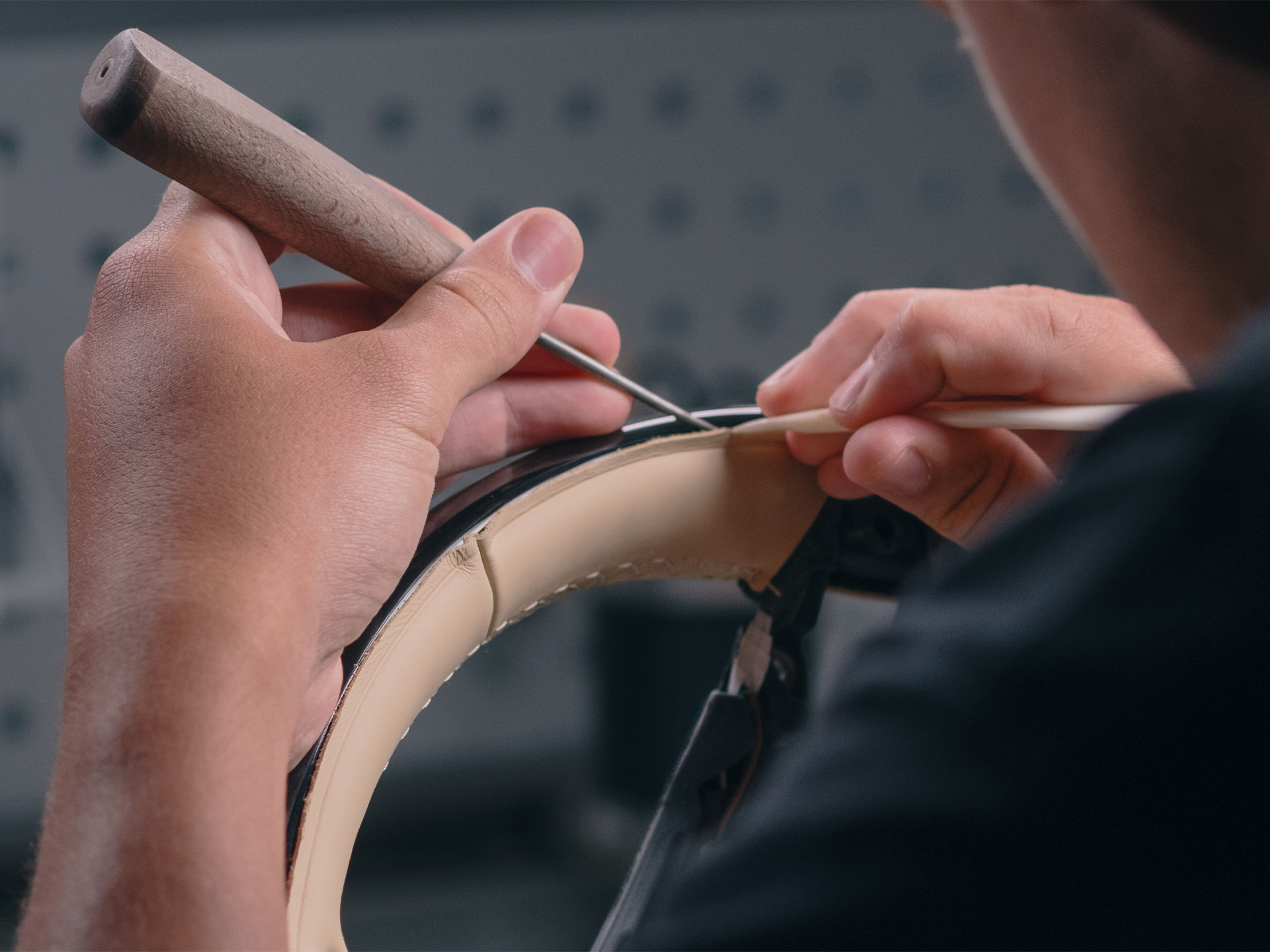 MANUFAKTUR | Mercedes-Benz MANUFAKTUR craftmanship on a Mercedes-Benz steering wheel.