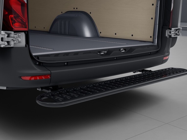 The installation of a wide galvanised step at the rear-end of the vehicle makes getting in and out through the rear-end doors easier, safer and more comfortable.
