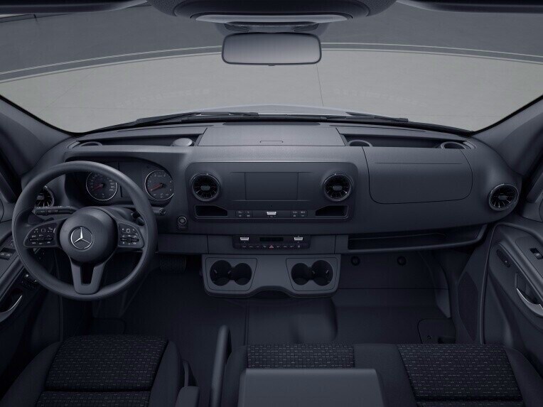The wide, open stowage compartment on the passenger side below the instrument panel has a capacity of approx. 8.5 l.