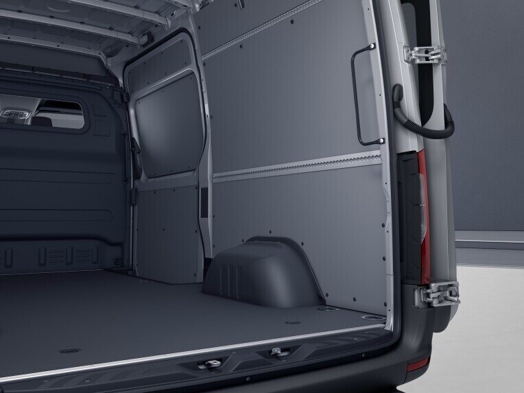 The walls of the load compartment are equipped up to roof height with a sturdy, washable protective panelling made of 4.4 mm thick grey plastic panels.