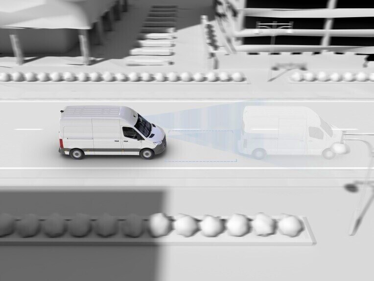 Active Brake Assist can help to prevent accidents with vehicles in front or to minimise their consequences.