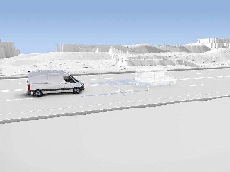 Active Distance Assist DISTRONIC can maintain the distance to the vehicle in front.