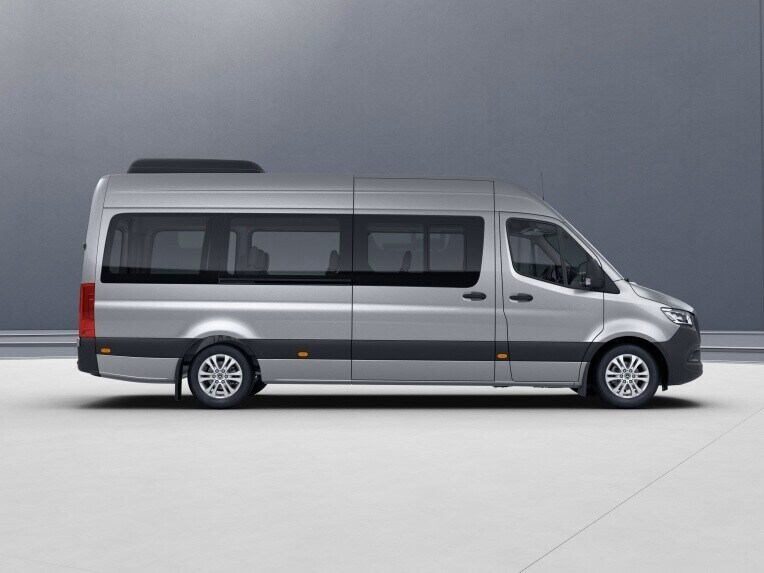The Long Sprinter Tourer with a vehicle length of 6.97 m.