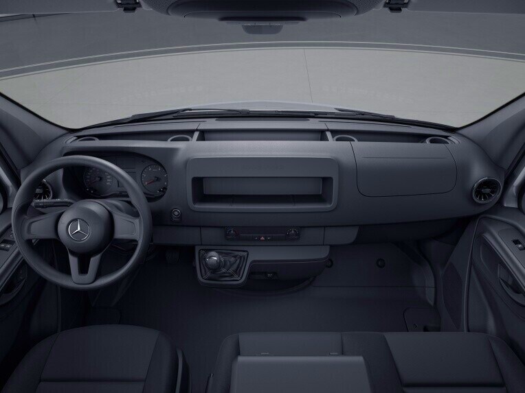 In the event of a collision, the front airbag, or the double airbag in the case of a front passenger bench seat, can contribute to protecting the head and upper body of passengers sitting in the front.