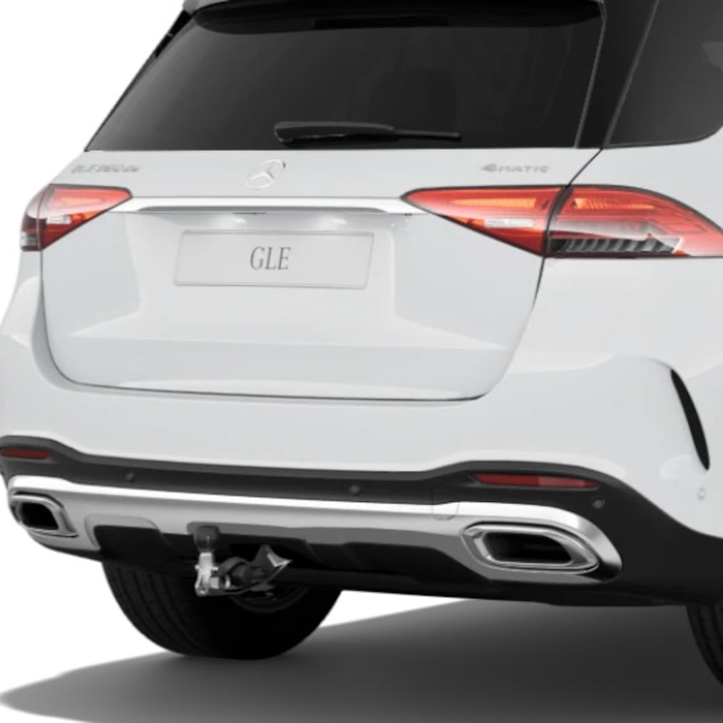 Side view of the Mercedes-AMG GLE SUV in MANUFAKTUR hightechsilver magno edition.