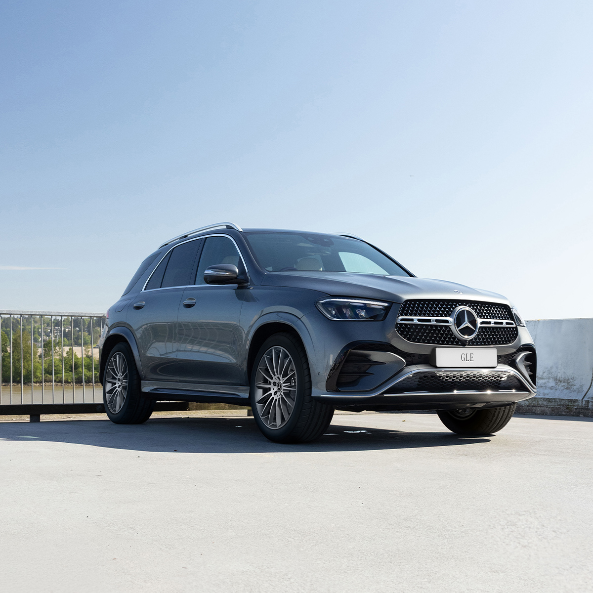 The spacious GLE 300 d 4MATIC. The spacious GLE 300 d 4MATIC.