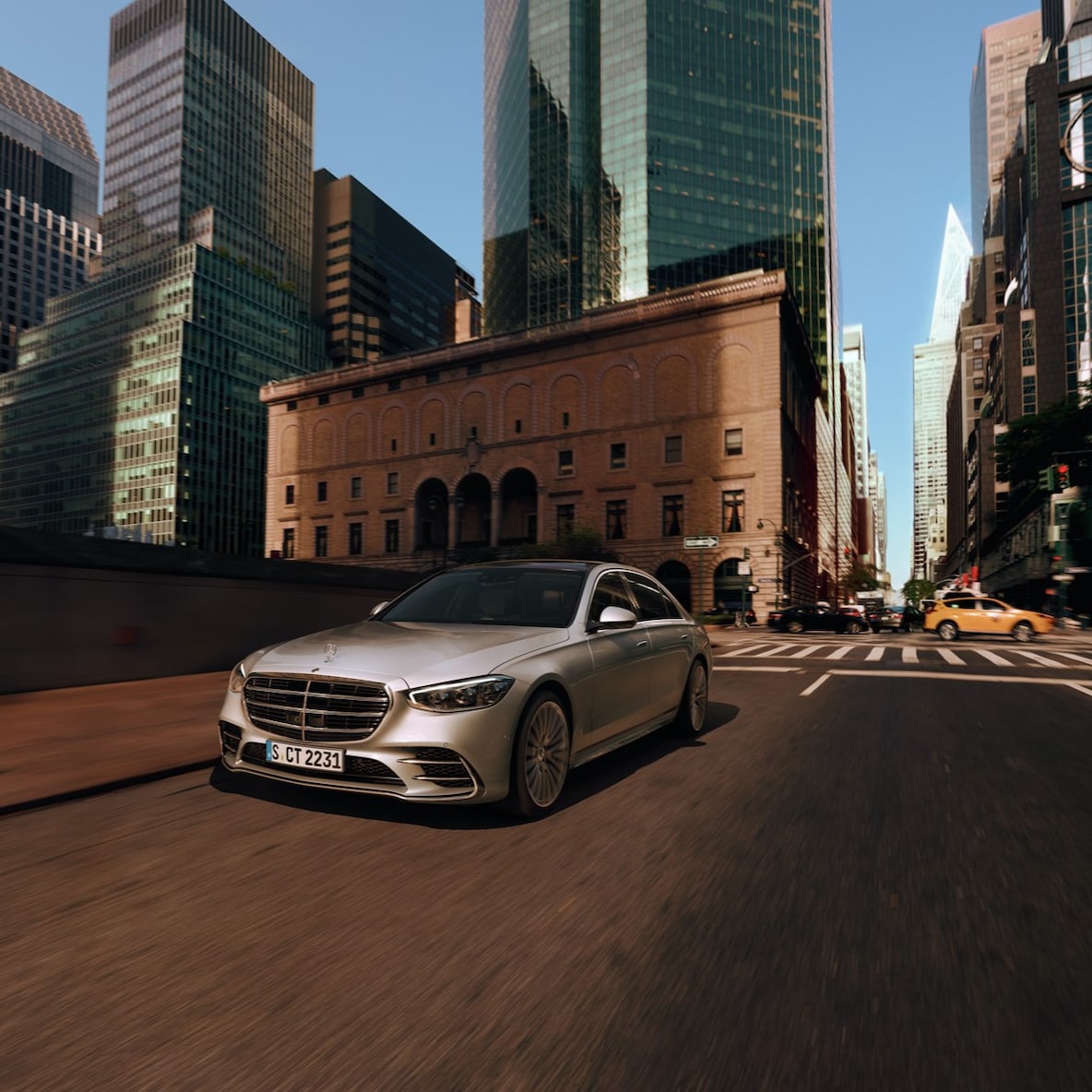 Side view of the Mercedes-Benz S-Class Saloon.