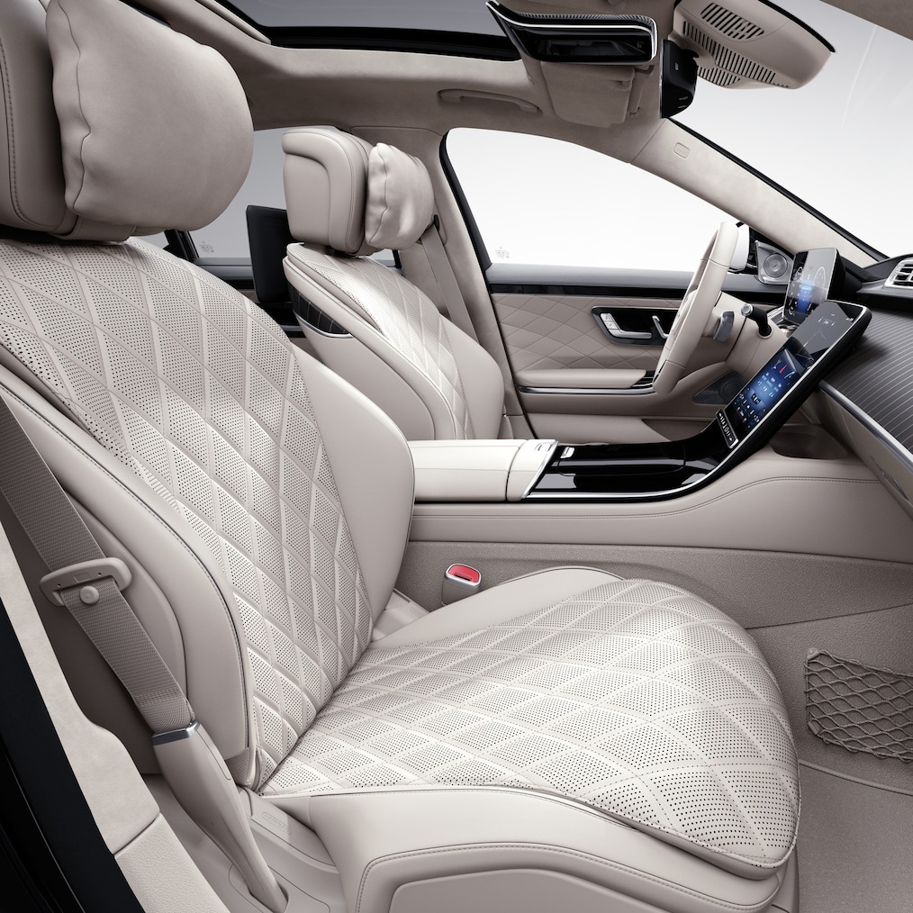 A detailed view of the light-alloy wheels on the Mercedes-Benz S-Class Saloon.