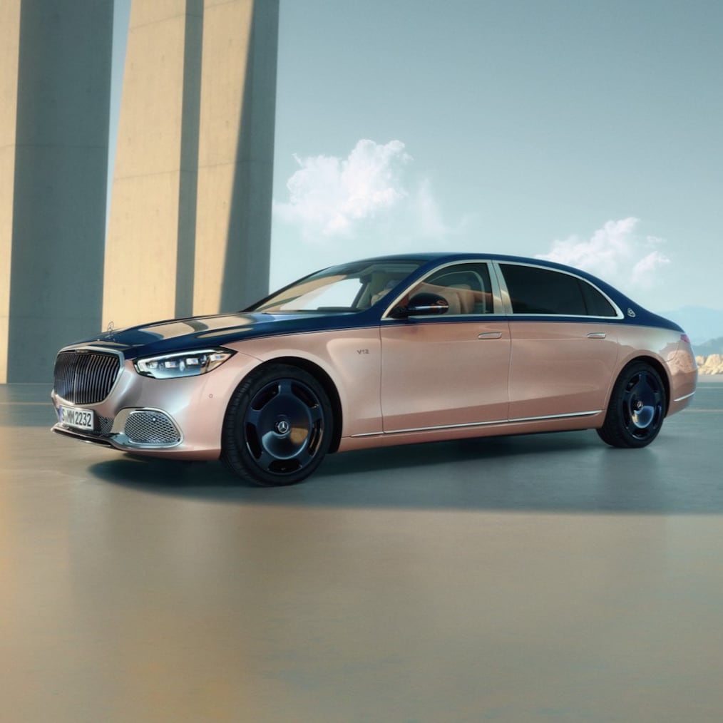 Side view of the S-Class from Mercedes-Maybach.