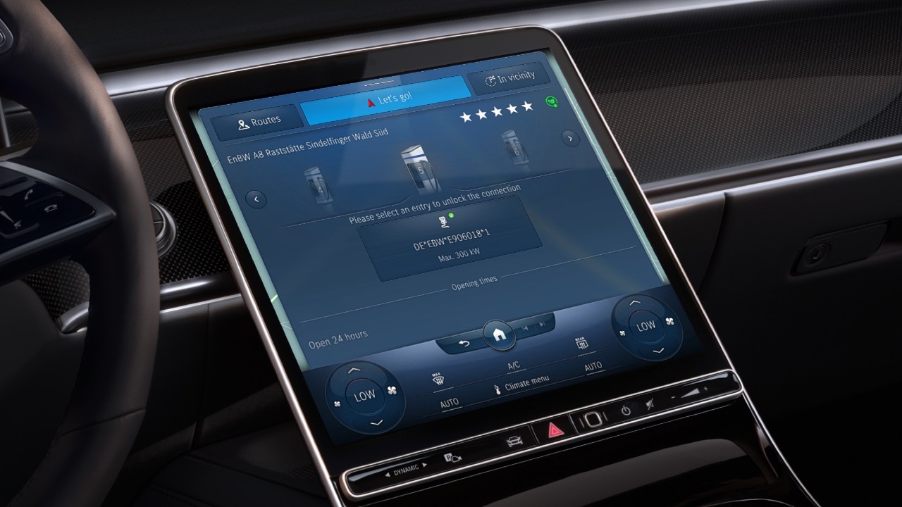 The MBUX multimedia system displays the charging stations in the vicinity via Mercedes me Charge. The MBUX multimedia system displays the charging stations in the vicinity via Mercedes me Charge.