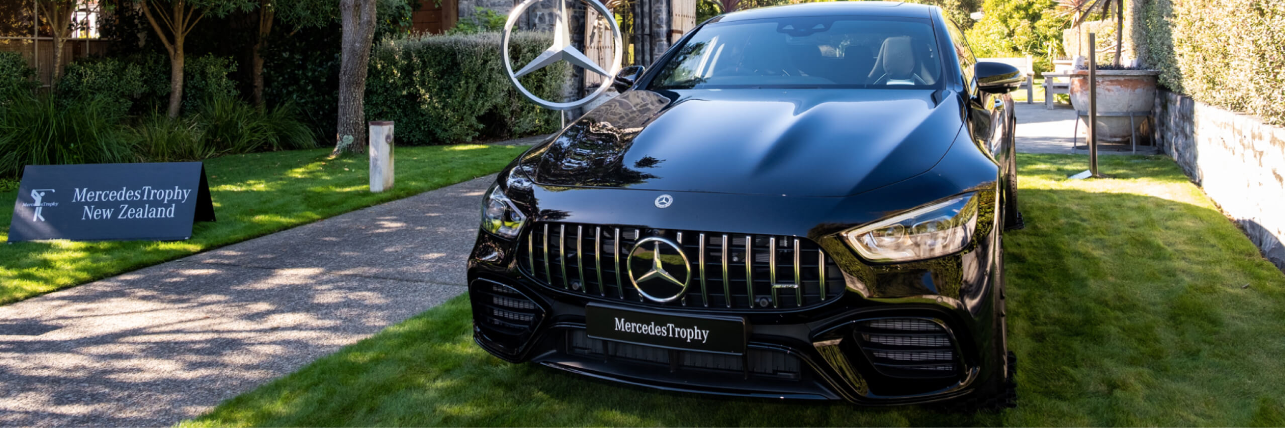Mercedes-Benz Golf A black car